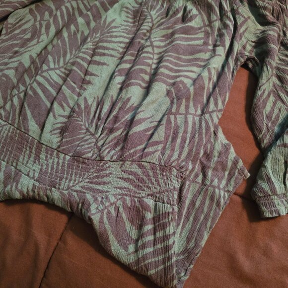 Aerie Womens XS Extra Small Green Leaf Print Off The Shoulder Shorts Romper CUTE - Picture 10 of 13